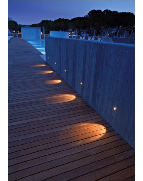 Quara IP Rated Wall Light